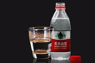 白酒与矿泉水的巧妙搭配 吃酒好搭档